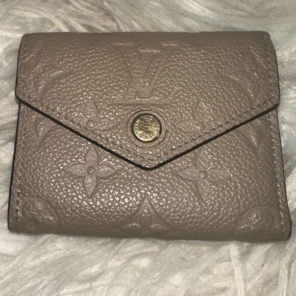 Louis Vuitton Small Beige Zoe Empreinte Wallet - Picture 4 of 14